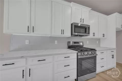 Kitchen - 80 Overlook Trce, Commerce, GA 30529 photo 3 of 4