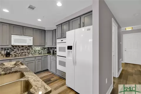 Kitchen - 2812 River Dr UNIT 106, Savannah, GA 31404 photo 2 of 5