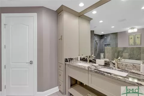 Bath - 2812 River Dr UNIT 106, Savannah, GA 31404 photo 5 of 7