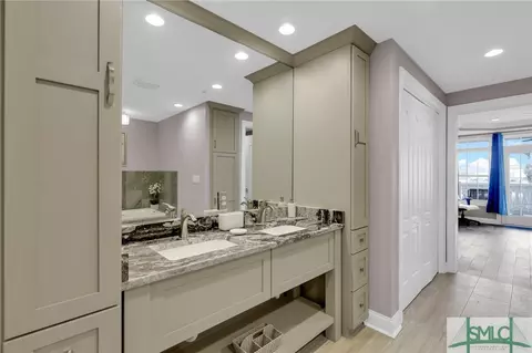 Bath - 2812 River Dr UNIT 106, Savannah, GA 31404 photo 7 of 7