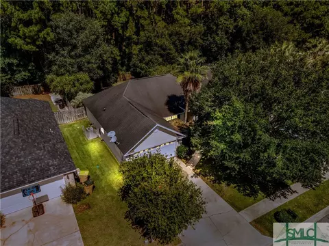 581 Laurel Hill Cir, Richmond Hill, GA 31324