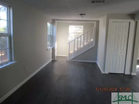 Living - 7337 E Oglethorpe Hwy, Midway, GA 31320 photo 2 of 6