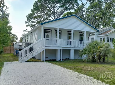 911 Jones Ave, Tybee Island, GA 31328