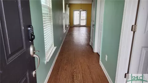 Entry Way - 217 Lakepointe Dr, Savannah, GA 31407 photo 2 of 11