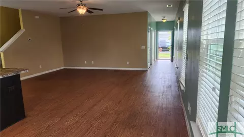 Entry Way - 217 Lakepointe Dr, Savannah, GA 31407 photo 3 of 11