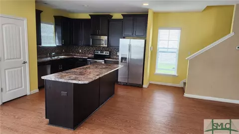 Entry Way - 217 Lakepointe Dr, Savannah, GA 31407 photo 5 of 11