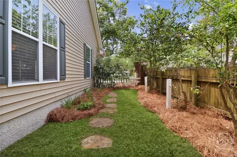Exterior - 1212 E 52nd St, Savannah, GA 31404 photo 4 of 5