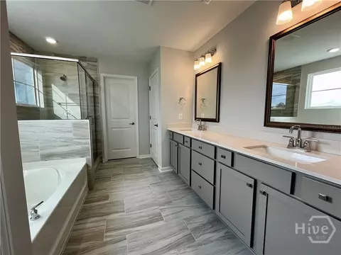 Bath - 135 Como Dr, Pooler, GA 31322 photo 4 of 5
