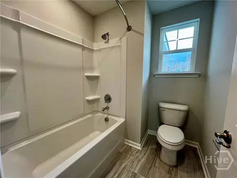 Bath - 135 Como Dr, Pooler, GA 31322 photo 3 of 5