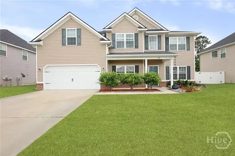 658 Red Oak Ln, Hinesville, GA 31313