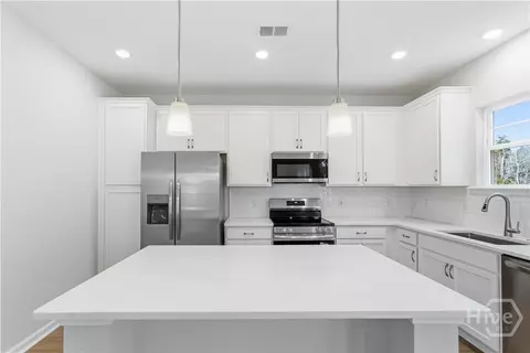 Kitchen - 156 Como Dr, Pooler, GA 31322 photo 1 of 3