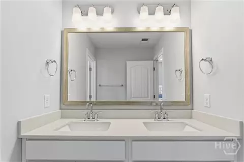 Bath - 156 Como Dr, Pooler, GA 31322 photo 5 of 8