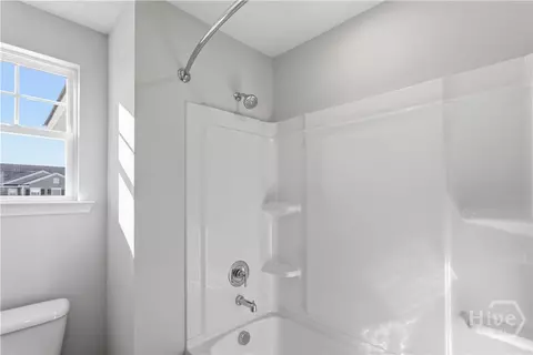 Bath - 156 Como Dr, Pooler, GA 31322 photo 6 of 8