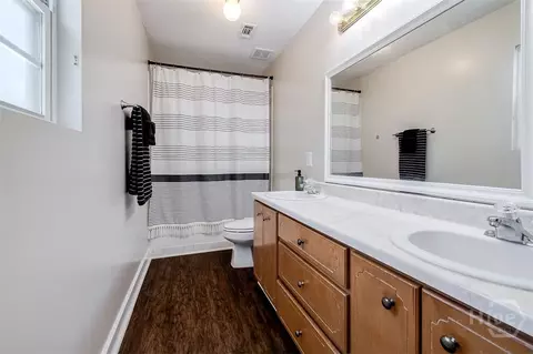 Bath - 391 Hawk Hammock Dr, Springfield, GA 31329 photo 1 of 2