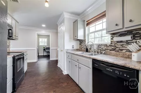 Kitchen - 391 Hawk Hammock Dr, Springfield, GA 31329 photo 3 of 3