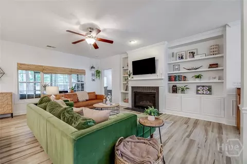 Living - 2 Iron Gate Ct, Pooler, GA 31322 photo 3 of 4