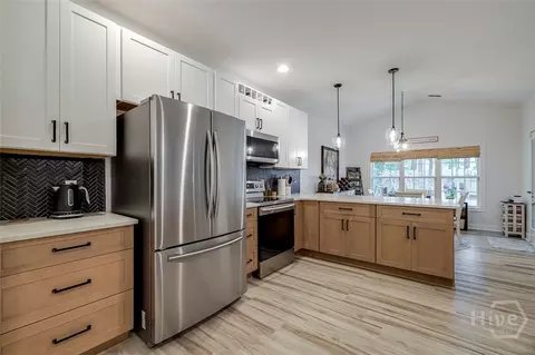 Kitchen - 2 Iron Gate Ct, Pooler, GA 31322 photo 3 of 6
