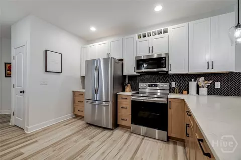 Kitchen - 2 Iron Gate Ct, Pooler, GA 31322 photo 5 of 6