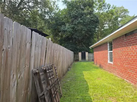 Exterior - 182 Gloucester Dr, Midway, GA 31320 photo 10 of 11