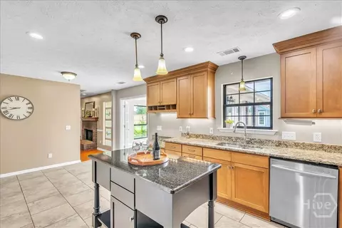 Kitchen - 203 Orchard Dr, Rincon, GA 31326 photo 5 of 6
