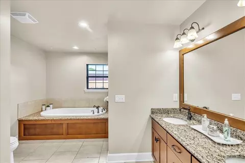 Bath - 203 Orchard Dr, Rincon, GA 31326 photo 4 of 7