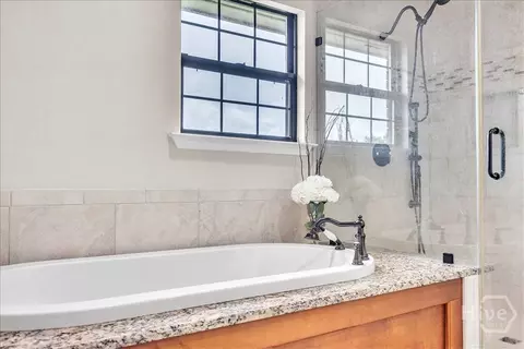 Bath - 203 Orchard Dr, Rincon, GA 31326 photo 5 of 7