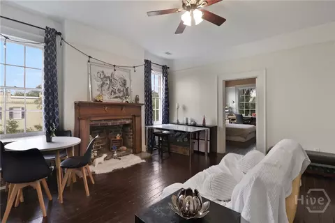Living - 24 E Jones St, Savannah, GA 31401 photo 6 of 10