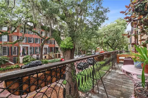 Exterior - 24 E Jones St, Savannah, GA 31401 photo 7 of 9