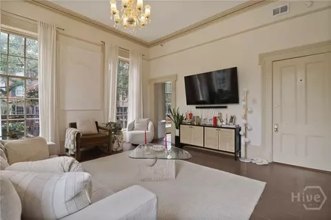 Living - 24 E Jones St, Savannah, GA 31401 photo 3 of 10