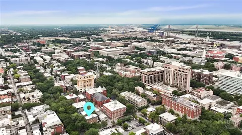 View/Area - 24 E Jones St, Savannah, GA 31401 photo 3 of 6