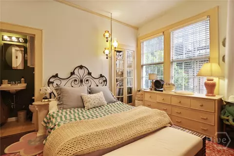 Bedroom - 24 E Jones St, Savannah, GA 31401 photo 11 of 13