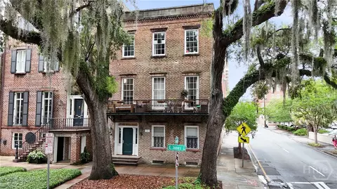 24 E Jones St, Savannah, GA 31401