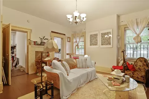 Living - 24 E Jones St, Savannah, GA 31401 photo 7 of 10