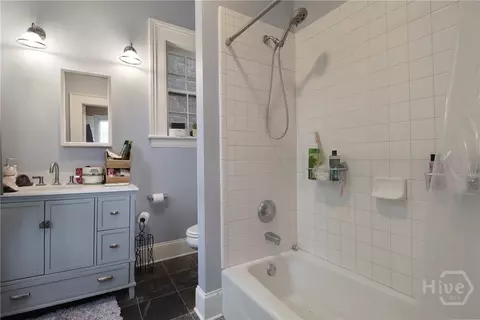 Bath - 24 E Jones St, Savannah, GA 31401 photo 2 of 3