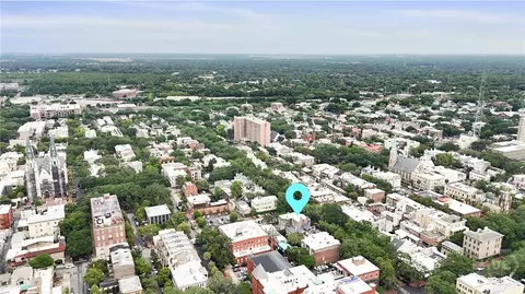 View/Area - 24 E Jones St, Savannah, GA 31401 photo 2 of 6