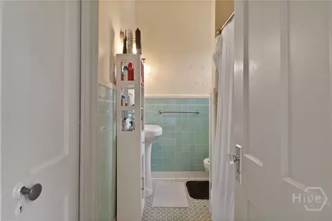 Bath - 24 E Jones St, Savannah, GA 31401 photo 1 of 3