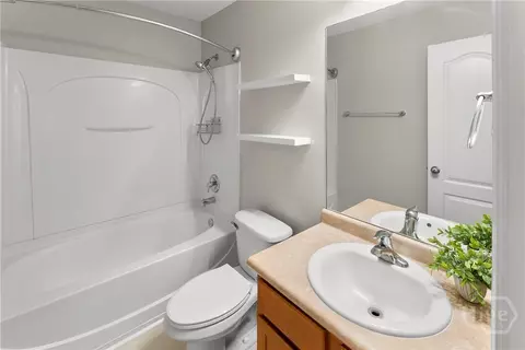 Bath - 611 Dresler Rd, Rincon, GA 31326 photo 2 of 5