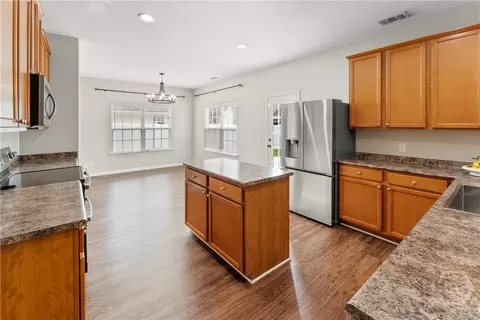Kitchen - 611 Dresler Rd, Rincon, GA 31326 photo 2 of 4