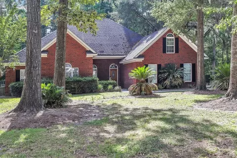 80 Windsong Dr, Richmond Hill, GA 31324