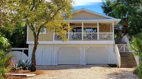1004 2nd Ave, Tybee Island, GA 31328
