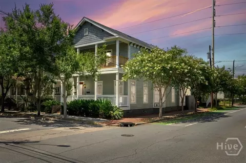 220 E 33rd St #A, Savannah, GA 31401