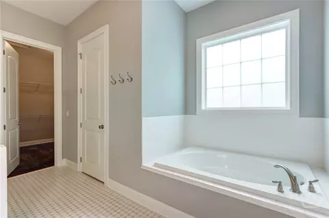 Bath - 2 Appletree Close Close, Pooler, GA 31322 photo 2 of 5