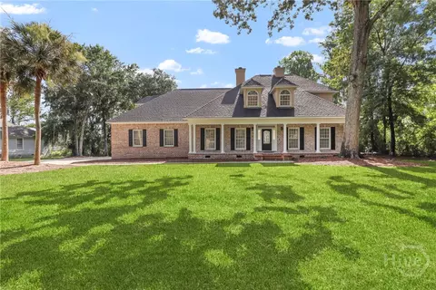 271 Davis Rd, Richmond Hill, GA 31324