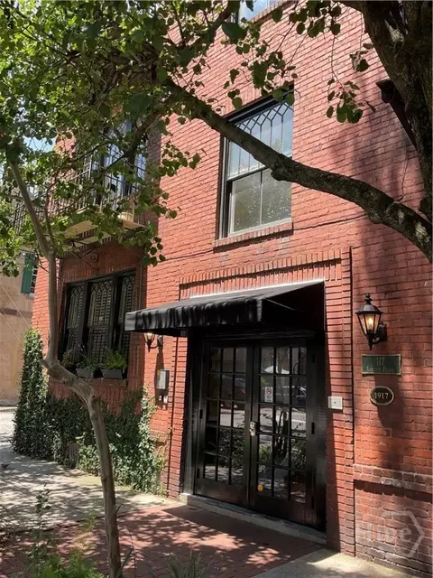 117 Lincoln St #5A, Savannah, GA 31401