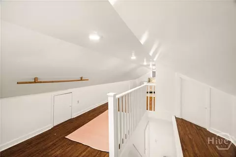 Entry Way - 1318 E 51st St, Savannah, GA 31404 photo 4 of 4