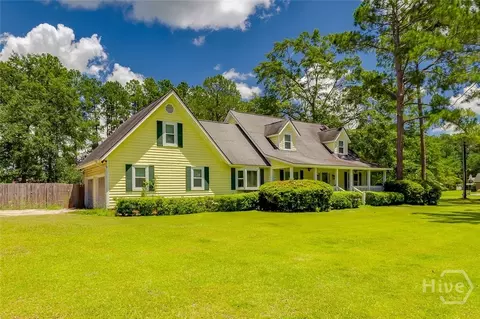 194 Deerfield Dr, Springfield, GA 31329