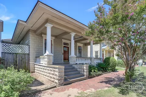 17 E 33rd St, Savannah, GA 31401