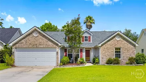 5 Willow Lakes Dr, Savannah, GA 31419