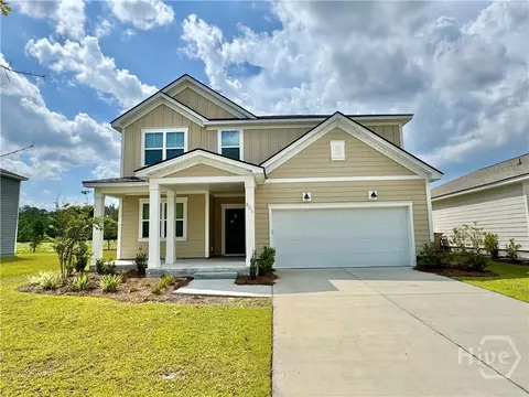 805 Longleaf Dr, Richmond Hill, GA 31324