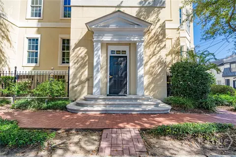 304 W Jones St, Savannah, GA 31401